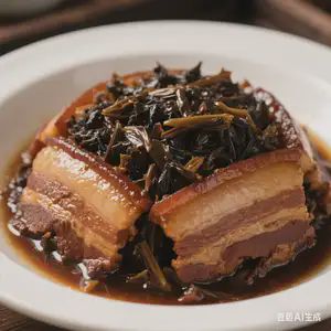 Svinjska potrbushina sa susenim zelenim listovima